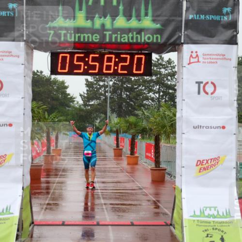 15.06.2025 - 7 Türme Triathlon Michael Strokosch http://msf.ph/oto/8024099 15.06.2025 15:58:20 Ziel 203 meine-sportfotos.de