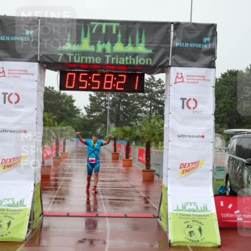 15.06.2025 - 7 Türme Triathlon Michael Strokosch http://msf.ph/oto/8024116 15.06.2025 15:58:21 Ziel 203 meine-sportfotos.de