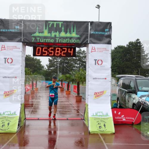 15.06.2025 - 7 Türme Triathlon Michael Strokosch http://msf.ph/oto/8024142 15.06.2025 15:58:24 Ziel 203 meine-sportfotos.de