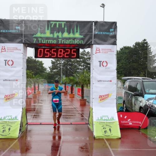 15.06.2025 - 7 Türme Triathlon Michael Strokosch http://msf.ph/oto/8024148 15.06.2025 15:58:25 Ziel 203 meine-sportfotos.de
