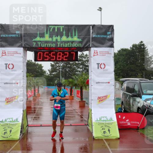 15.06.2025 - 7 Türme Triathlon Michael Strokosch http://msf.ph/oto/8024167 15.06.2025 15:58:27 Ziel 203 meine-sportfotos.de