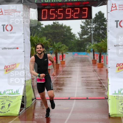 15.06.2025 - 7 Türme Triathlon Michael Strokosch http://msf.ph/oto/8024185 15.06.2025 15:59:23 Ziel 297 meine-sportfotos.de
