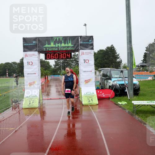 15.06.2025 - 7 Türme Triathlon Michael Strokosch http://msf.ph/oto/8024299 15.06.2025 16:03:04 Ziel 207 meine-sportfotos.de