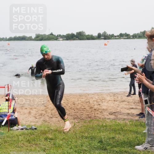 21.06.2025 - 27. Vierlanden-Triathlon MichiJ http://msf.ph/oto/8024386 15.06.2026 10:55:21 Schwimmen 661, 725, 740 meine-sportfotos.de