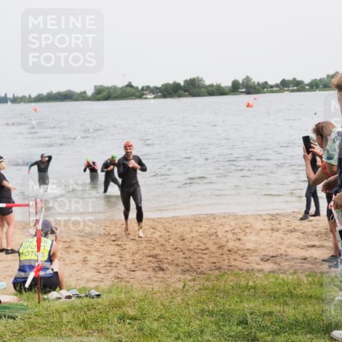 21.06.2025 - 27. Vierlanden-Triathlon MichiJ http://msf.ph/oto/8024414 15.06.2026 10:55:26 Schwimmen 639, 656, 661, 740 meine-sportfotos.de