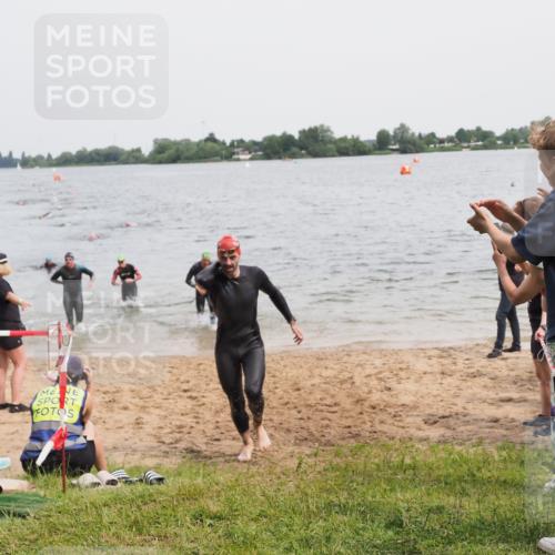 21.06.2025 - 27. Vierlanden-Triathlon MichiJ http://msf.ph/oto/8024470 15.06.2026 10:55:27 Schwimmen 639, 656, 661, 740 meine-sportfotos.de