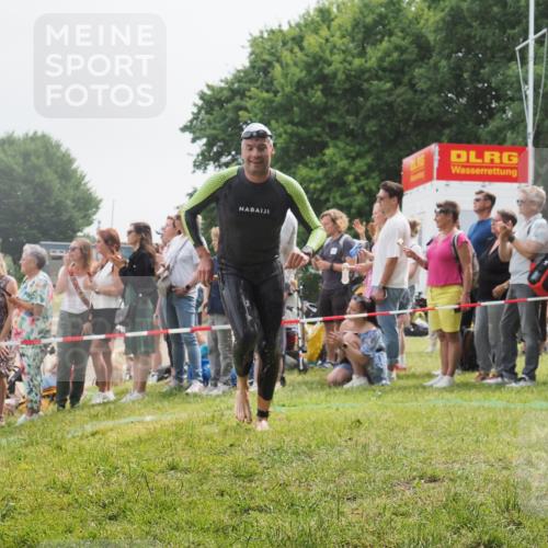15.06.2025 - 27. Vierlanden-Triathlon KatJ http://msf.ph/oto/8024485 15.06.2025 10:57:53 Schwimmen 686, 705, 738, 774 meine-sportfotos.de