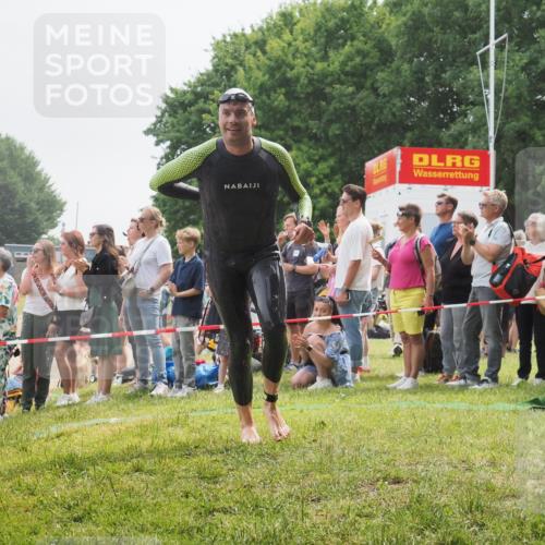 15.06.2025 - 27. Vierlanden-Triathlon KatJ http://msf.ph/oto/8024511 15.06.2025 10:57:53 Schwimmen 686, 705, 738, 774 meine-sportfotos.de
