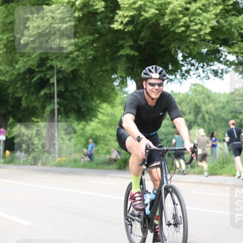 15.06.2025 - 7 Türme Triathlon Yannick Fuchs http://msf.ph/oto/8024525 15.06.2025 13:37:33 Radfahren 522 meine-sportfotos.de