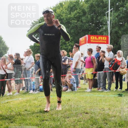 15.06.2025 - 27. Vierlanden-Triathlon KatJ http://msf.ph/oto/8024526 15.06.2025 10:57:53 Schwimmen 686, 705, 738, 774 meine-sportfotos.de