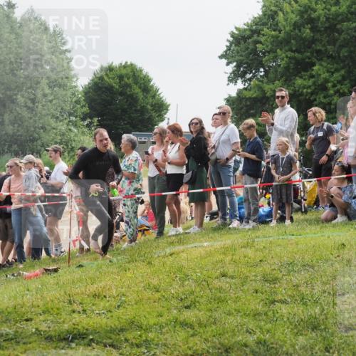 15.06.2025 - 27. Vierlanden-Triathlon KatJ http://msf.ph/oto/8024533 15.06.2025 10:57:56 Schwimmen 647, 686, 705, 738, 774 meine-sportfotos.de