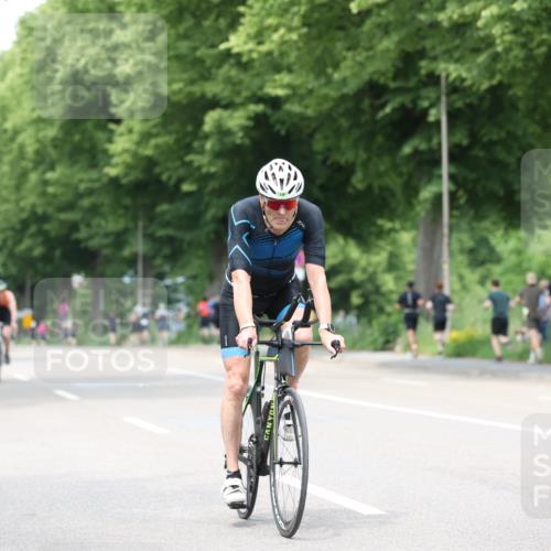 15.06.2025 - 7 Türme Triathlon Yannick Fuchs http://msf.ph/oto/8024559 15.06.2025 13:37:37 Radfahren 427, 587 meine-sportfotos.de
