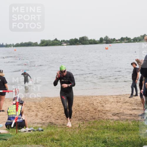 21.06.2025 - 27. Vierlanden-Triathlon MichiJ http://msf.ph/oto/8024684 15.06.2026 10:55:37 Schwimmen 639, 656, 712, 736 meine-sportfotos.de