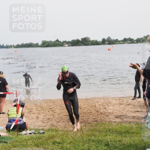21.06.2025 - 27. Vierlanden-Triathlon MichiJ http://msf.ph/oto/8024692 15.06.2026 10:55:37 Schwimmen 639, 656, 712, 736 meine-sportfotos.de