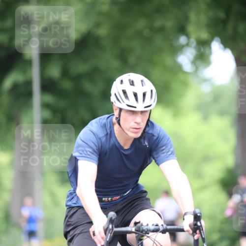 15.06.2025 - 7 Türme Triathlon Yannick Fuchs http://msf.ph/oto/8024704 15.06.2025 13:37:55 Radfahren 944, 972 meine-sportfotos.de