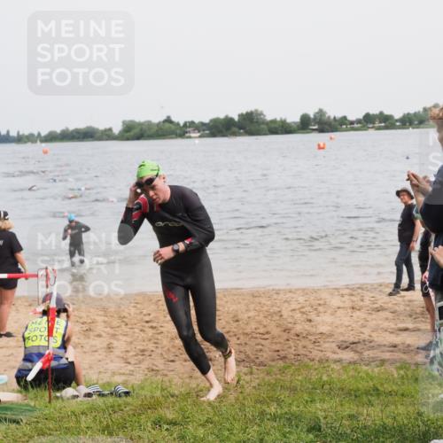 21.06.2025 - 27. Vierlanden-Triathlon MichiJ http://msf.ph/oto/8024718 15.06.2026 10:55:38 Schwimmen 639, 656, 712, 736 meine-sportfotos.de