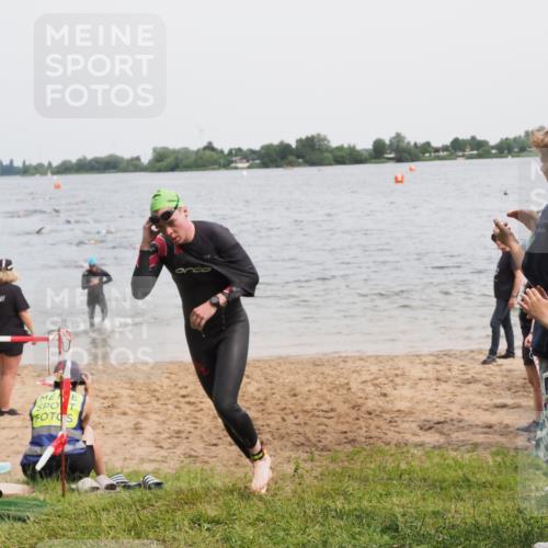 21.06.2025 - 27. Vierlanden-Triathlon MichiJ http://msf.ph/oto/8024723 15.06.2026 10:55:38 Schwimmen 639, 656, 712, 736 meine-sportfotos.de