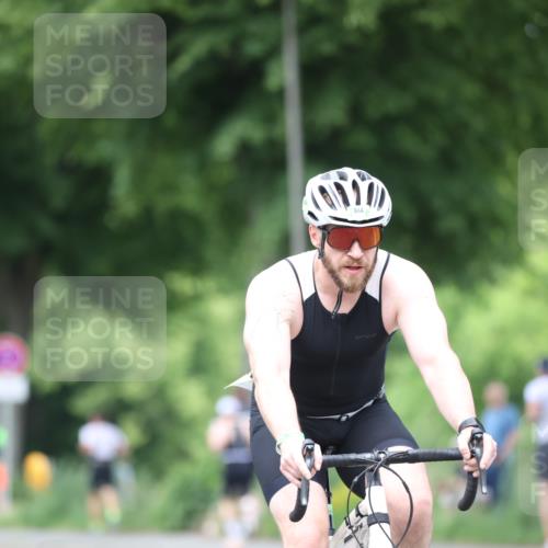 15.06.2025 - 7 Türme Triathlon Yannick Fuchs http://msf.ph/oto/8024749 15.06.2025 13:38:02 Radfahren 812, 944 meine-sportfotos.de