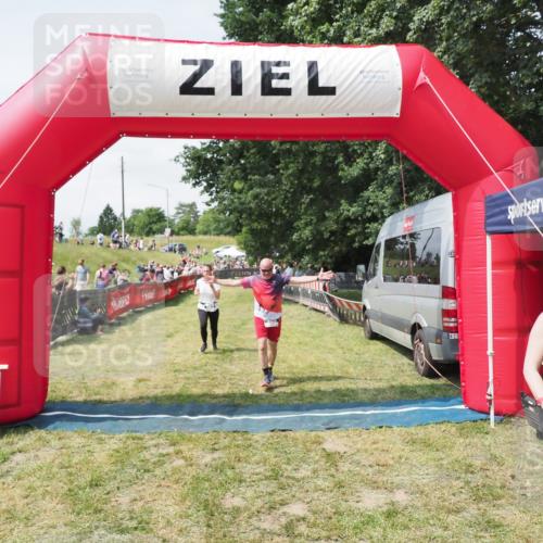 21.06.2025 - 27. Vierlanden-Triathlon MichiJ http://msf.ph/oto/8024796 15.06.2026 11:52:53 Ziel 459, 593, 616 meine-sportfotos.de