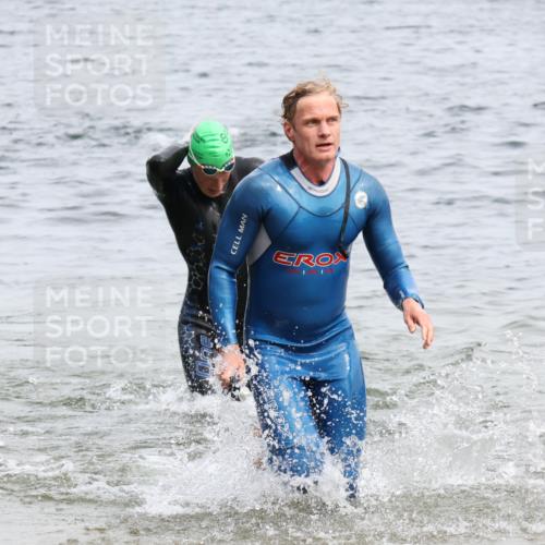 15.06.2025 - 27. Vierlanden-Triathlon Lena Gebhardt http://msf.ph/oto/8024850 15.06.2025 10:56:26 Schwimmen 716, 730, 764, 771 meine-sportfotos.de