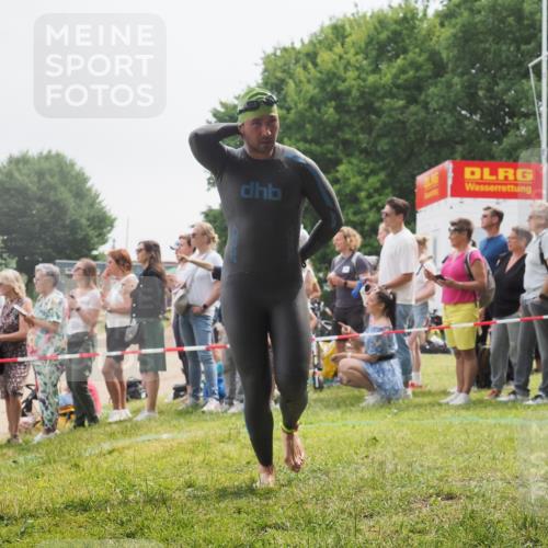 15.06.2025 - 27. Vierlanden-Triathlon KatJ http://msf.ph/oto/8024868 15.06.2025 10:58:10 Schwimmen 640, 647, 762 meine-sportfotos.de