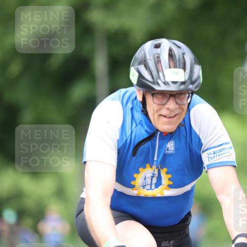 15.06.2025 - 7 Türme Triathlon Yannick Fuchs http://msf.ph/oto/8024885 15.06.2025 13:38:26 Radfahren 432, 750 meine-sportfotos.de