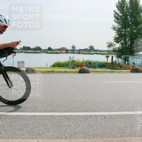 15.06.2025 - 27. Vierlanden-Triathlon H.Heesch http://msf.ph/oto/8024902 15.06.2025 09:57:18 Radfahren 130, 145, 209 meine-sportfotos.de