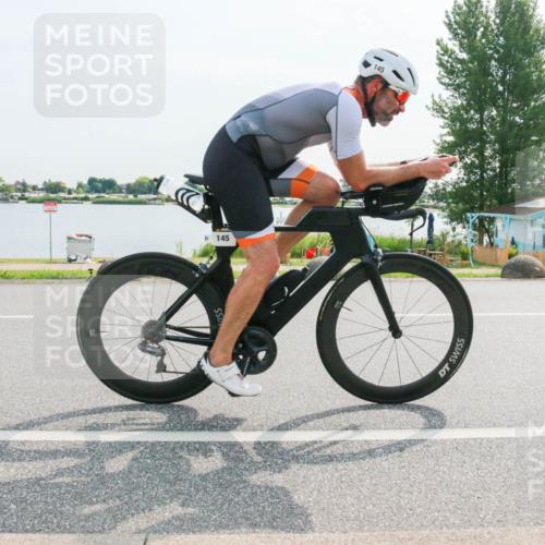 15.06.2025 - 27. Vierlanden-Triathlon H.Heesch http://msf.ph/oto/8024906 15.06.2025 09:57:18 Radfahren 130, 145, 209 meine-sportfotos.de