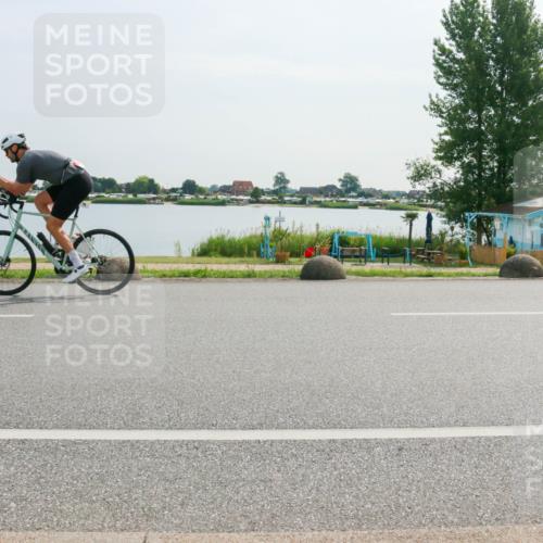 15.06.2025 - 27. Vierlanden-Triathlon H.Heesch http://msf.ph/oto/8024919 15.06.2025 09:57:24 Radfahren 75, 130 meine-sportfotos.de
