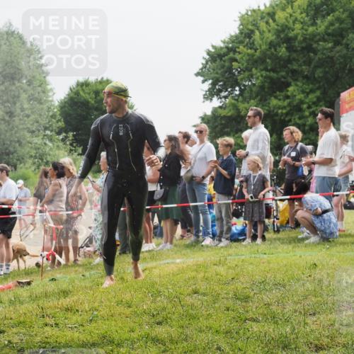 15.06.2025 - 27. Vierlanden-Triathlon KatJ http://msf.ph/oto/8024933 15.06.2025 10:58:14 Schwimmen 640, 762, 769 meine-sportfotos.de