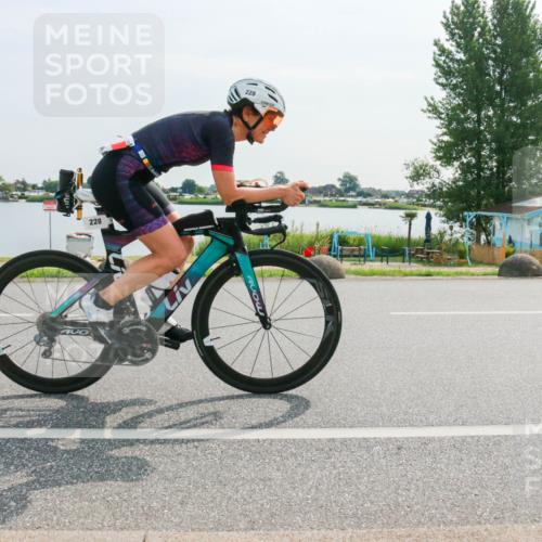 15.06.2025 - 27. Vierlanden-Triathlon H.Heesch http://msf.ph/oto/8024952 15.06.2025 09:58:10 Radfahren 204, 228 meine-sportfotos.de