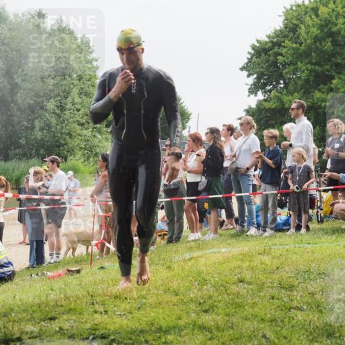 15.06.2025 - 27. Vierlanden-Triathlon KatJ http://msf.ph/oto/8024992 15.06.2025 10:58:15 Schwimmen 640, 762, 769 meine-sportfotos.de