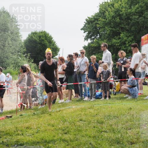 15.06.2025 - 27. Vierlanden-Triathlon KatJ http://msf.ph/oto/8025025 15.06.2025 10:58:19 Schwimmen 710, 762, 769 meine-sportfotos.de