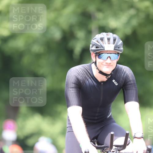 15.06.2025 - 7 Türme Triathlon Yannick Fuchs http://msf.ph/oto/8025058 15.06.2025 13:38:48 Radfahren 303 meine-sportfotos.de