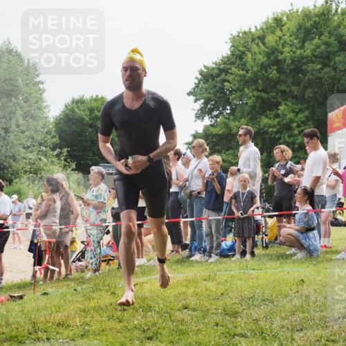 15.06.2025 - 27. Vierlanden-Triathlon KatJ http://msf.ph/oto/8025091 15.06.2025 10:58:20 Schwimmen 710, 762, 769 meine-sportfotos.de