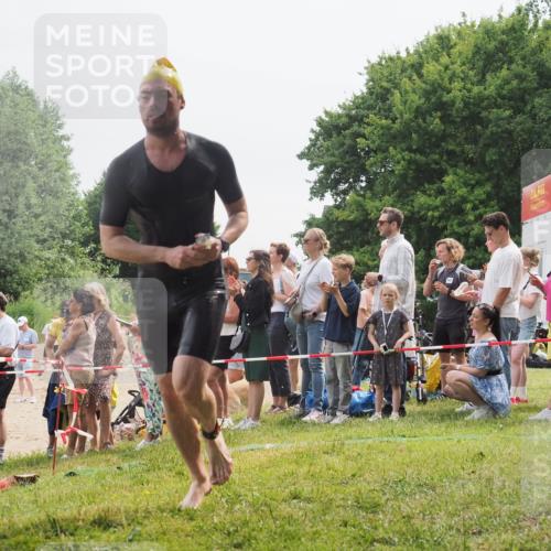 15.06.2025 - 27. Vierlanden-Triathlon KatJ http://msf.ph/oto/8025106 15.06.2025 10:58:21 Schwimmen 710, 762, 769 meine-sportfotos.de