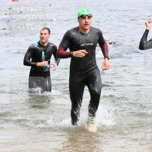 15.06.2025 - 27. Vierlanden-Triathlon Lena Gebhardt http://msf.ph/oto/8025119 15.06.2025 10:56:54 Schwimmen 642, 651, 654, 688, 691, 711, 718, 755 meine-sportfotos.de