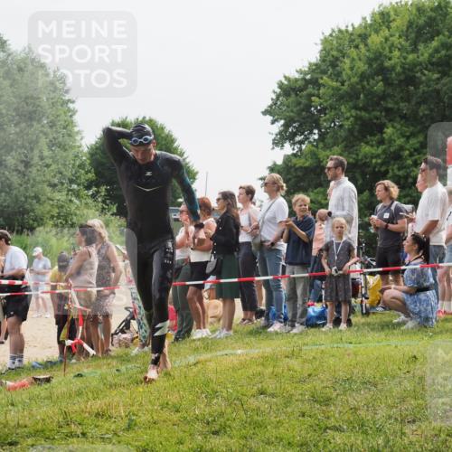 15.06.2025 - 27. Vierlanden-Triathlon KatJ http://msf.ph/oto/8025152 15.06.2025 10:58:25 Schwimmen 643, 710, 741, 769 meine-sportfotos.de