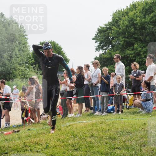 15.06.2025 - 27. Vierlanden-Triathlon KatJ http://msf.ph/oto/8025160 15.06.2025 10:58:25 Schwimmen 643, 710, 741, 769 meine-sportfotos.de