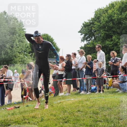 15.06.2025 - 27. Vierlanden-Triathlon KatJ http://msf.ph/oto/8025168 15.06.2025 10:58:25 Schwimmen 643, 710, 741, 769 meine-sportfotos.de