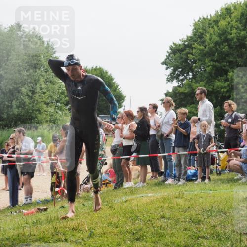15.06.2025 - 27. Vierlanden-Triathlon KatJ http://msf.ph/oto/8025176 15.06.2025 10:58:25 Schwimmen 643, 710, 741, 769 meine-sportfotos.de