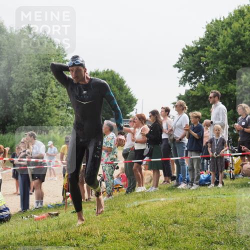 15.06.2025 - 27. Vierlanden-Triathlon KatJ http://msf.ph/oto/8025184 15.06.2025 10:58:25 Schwimmen 643, 710, 741, 769 meine-sportfotos.de