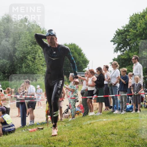 15.06.2025 - 27. Vierlanden-Triathlon KatJ http://msf.ph/oto/8025192 15.06.2025 10:58:25 Schwimmen 643, 710, 741, 769 meine-sportfotos.de