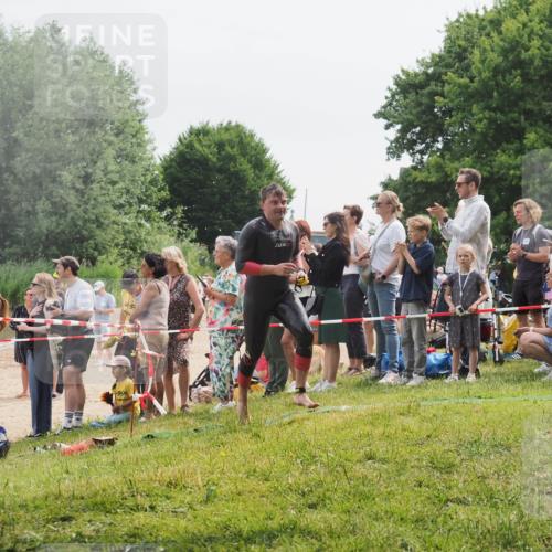 15.06.2025 - 27. Vierlanden-Triathlon KatJ http://msf.ph/oto/8025226 15.06.2025 10:58:29 Schwimmen 643, 710, 732, 741, 769 meine-sportfotos.de