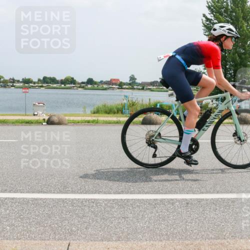 21.06.2025 - 27. Vierlanden-Triathlon H.Heesch http://msf.ph/oto/8025276 15.06.2025 12:06:13 Radfahren 205, 676, 890 meine-sportfotos.de