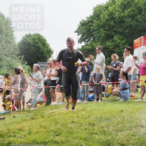 15.06.2025 - 27. Vierlanden-Triathlon KatJ http://msf.ph/oto/8025280 15.06.2025 10:58:30 Schwimmen 643, 710, 732, 741 meine-sportfotos.de