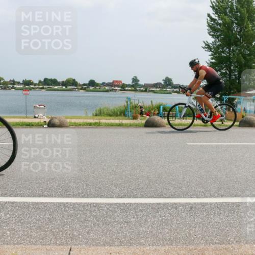 21.06.2025 - 27. Vierlanden-Triathlon H.Heesch http://msf.ph/oto/8025281 15.06.2025 12:06:16 Radfahren 205, 770, 890, 914 meine-sportfotos.de