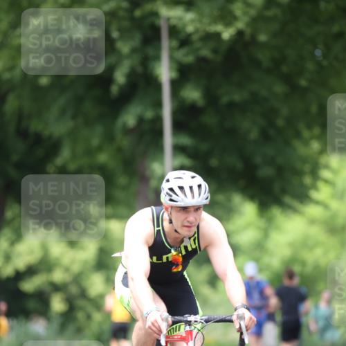 15.06.2025 - 7 Türme Triathlon Yannick Fuchs http://msf.ph/oto/8025307 15.06.2025 13:39:25 Radfahren 271, 1157 meine-sportfotos.de
