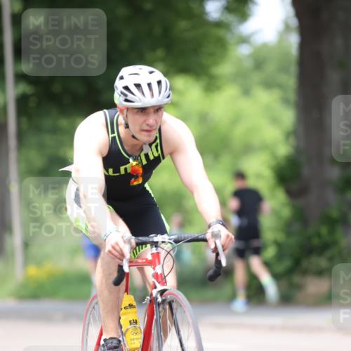 15.06.2025 - 7 Türme Triathlon Yannick Fuchs http://msf.ph/oto/8025317 15.06.2025 13:39:26 Radfahren 271 meine-sportfotos.de