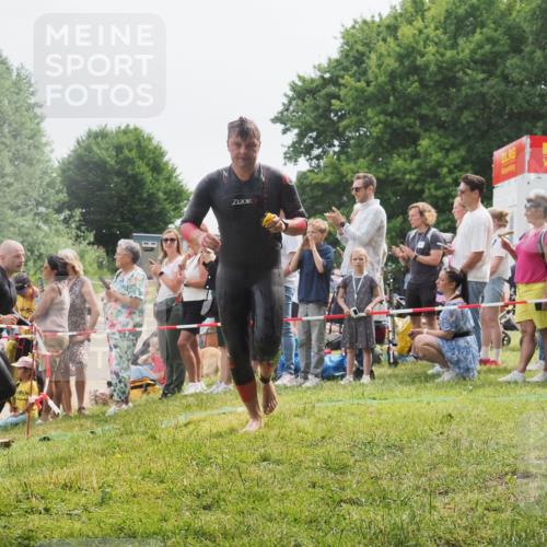 15.06.2025 - 27. Vierlanden-Triathlon KatJ http://msf.ph/oto/8025318 15.06.2025 10:58:30 Schwimmen 643, 710, 732, 741 meine-sportfotos.de